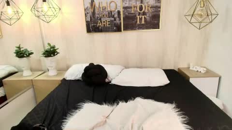 Kitty online show from April 19, 2026, 6:10 pm