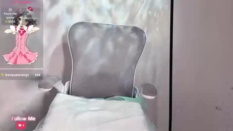 Snapshot of kiki_loveu chatting on December 22, 2024, 10:17 am kiki_loveu online show from December 22, 2024, 10:17 am