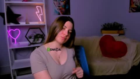 kiki_swan online show from March 7, 2025, 10:24 am