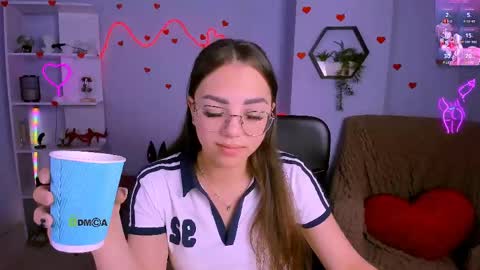 kiki_swan online show from May 28, 2026, 5:49 am