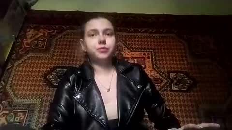 kikibang_ online show from November 17, 2025, 8:20 am