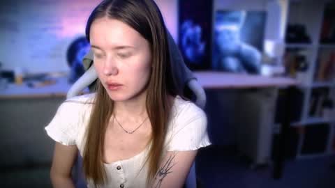 Snapshot of kikies_ chatting on December 8, 2024, 11:08 pm Mika and Miranda online show from December 8, 2024, 11:08 pm