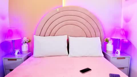 KI KI online show from February 25, 2026, 7:34 pm