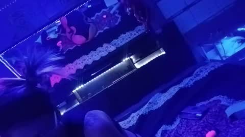 kikilovespartylights online show from February 11, 2026, 10:42 am