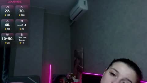 Kiki online show from March 22, 2026, 4:10 pm