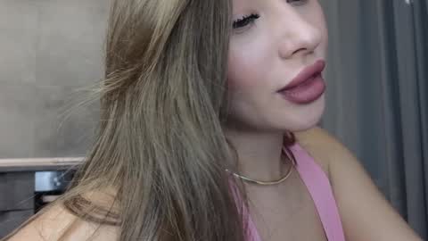 Snapshot of killer__girls chatting on December 1, 2024, 4:29 pm EvaAnna online show from December 1, 2024, 4:29 pm