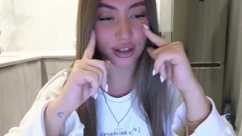 Snapshot of killer__girls chatting on February 24, 2025, 10:58 pm EvaAnna online show from February 24, 2025, 10:58 pm