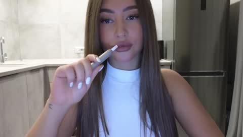 Snapshot of killer__girls chatting on February 26, 2025, 9:05 pm EvaAnna online show from February 26, 2025, 9:05 pm