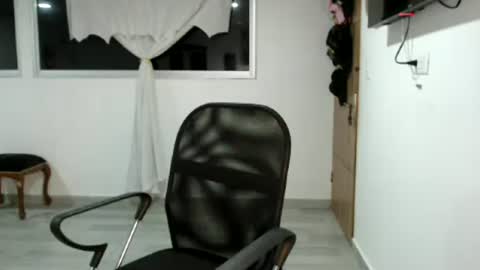 Snapshot of killey_saintss chatting on June 25, 2026, 1:05 am Killey online show from June 25, 2026, 1:05 am