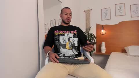 Kilua Muscle guy online show from January 8, 2026, 9:39 pm