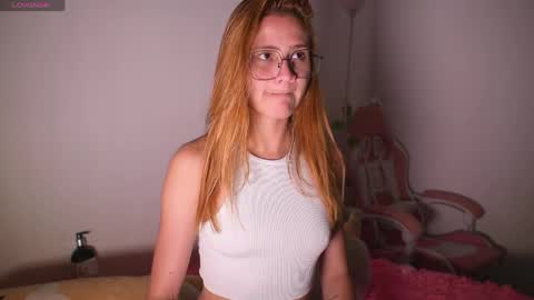ISABELLA 3 online show from May 26, 2026, 7:37 am