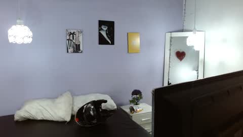 Snapshot of kimandyuk chatting on January 18, 2025, 7:48 pm Kim  Yuk online show from January 18, 2025, 7:48 pm