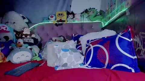 vivi independent model  online show from March 22, 2026, 1:53 am