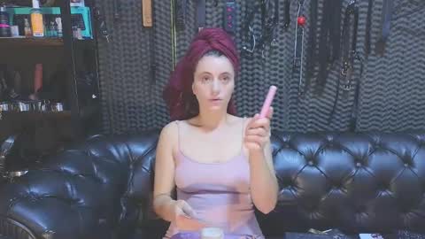  KIMBERLY SWAN  online show from January 30, 2025, 11:24 pm