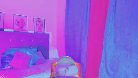 Your Queen KIM online show from December 26, 2024, 10:20 pm