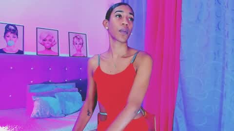 Your Queen KIM online show from January 5, 2025, 3:55 pm