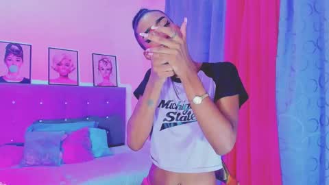 Your Queen KIM online show from January 26, 2025, 5:55 pm