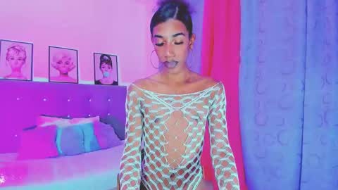 Your Queen KIM online show from February 18, 2025, 8:47 pm