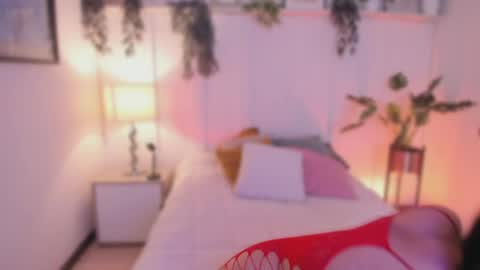 kimdyy_ online show from June 4, 2026, 8:15 pm