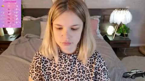 KimEvanss online show from May 15, 2026, 7:04 am