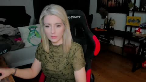 Wolfs Girl online show from October 18, 2025, 1:56 pm