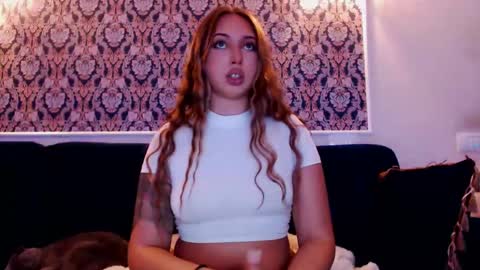 Snapshot of kimlee4 chatting on December 19, 2024, 10:53 pm Kim Lee online show from December 19, 2024, 10:53 pm