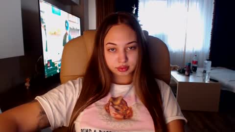 Snapshot of kimlee4 chatting on January 4, 2025, 1:31 pm Kim Lee online show from January 4, 2025, 1:31 pm