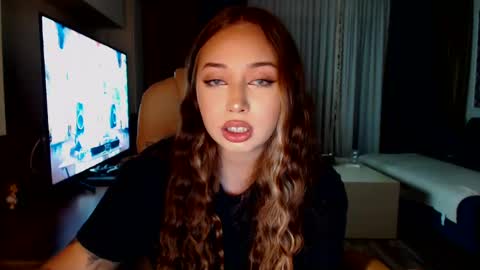 Snapshot of kimlee4 chatting on January 8, 2025, 3:39 pm Kim Lee online show from January 8, 2025, 3:39 pm