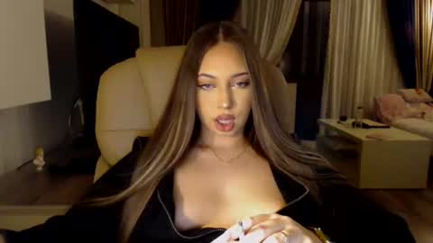 Snapshot of kimlee4 chatting on February 20, 2025, 5:18 pm Kim Lee online show from February 20, 2025, 5:18 pm