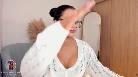 Kim  online show from October 31, 2025, 1:39 am