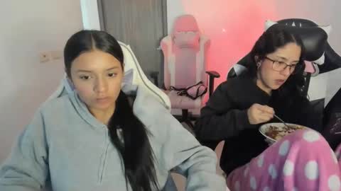 Snapshot of kimmi_foxy chatting on February 4, 2026, 10:15 pm kimmi online show from February 4, 2026, 10:15 pm