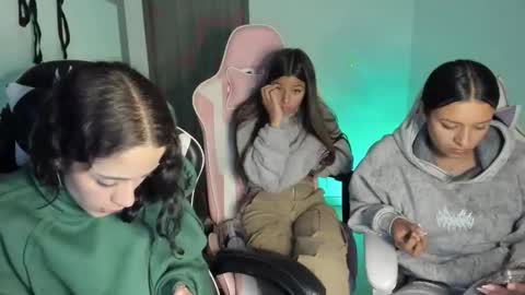 Snapshot of kimmi_foxy chatting on February 16, 2026, 11:12 pm kimmi online show from February 16, 2026, 11:12 pm