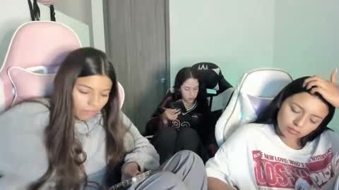 Snapshot of kimmi_foxy chatting on February 17, 2026, 11:22 pm kimmi online show from February 17, 2026, 11:22 pm