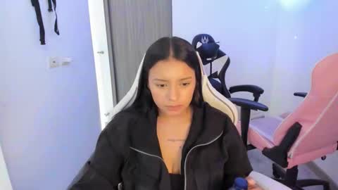 Snapshot of kimmi_foxy chatting on February 26, 2026, 7:35 pm kimmi online show from February 26, 2026, 7:35 pm