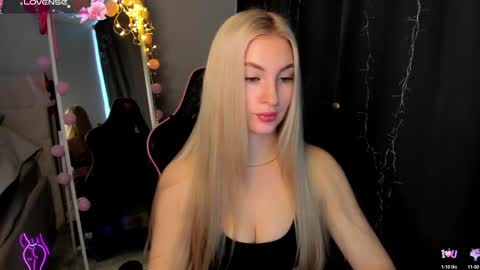 kimmy1_powell online show from March 30, 2026, 2:34 am