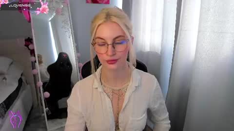 Snapshot of kimmy1_powell chatting on June 17, 2026, 8:50 am kimmy1_powell online show from June 17, 2026, 8:50 am