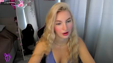 Snapshot of kimmy1_powell chatting on June 27, 2026, 4:50 am kimmy1_powell online show from June 27, 2026, 4:50 am