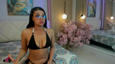 Snapshot of kimmy_bolton chatting on April 19, 2026, 12:04 pm kimmy_bolton online show from April 19, 2026, 12:04 pm