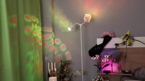 kina_ka online show from December 5, 2025, 7:10 pm