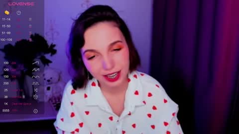 Hazel online show from November 22, 2025, 7:13 pm