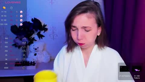 Hazel online show from February 15, 2026, 9:33 pm