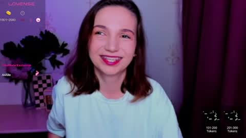 Snapshot of kindhazelhere_ chatting on July 7, 2026, 9:13 am Hazel online show from July 7, 2026, 9:13 am