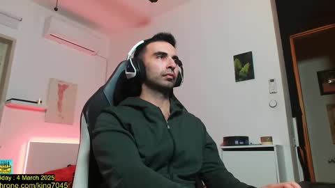 king7045 online show from February 18, 2025, 3:32 pm