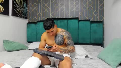 Snapshot of king_falconer chatting on September 16, 2025, 2:12 am Angel Falconer online show from September 16, 2025, 2:12 am