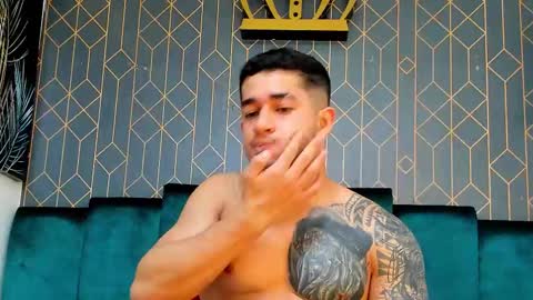 Snapshot of king_falconer chatting on September 28, 2025, 2:50 am Angel Falconer online show from September 28, 2025, 2:50 am