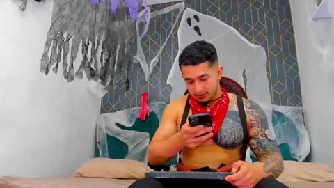 Snapshot of king_falconer chatting on October 10, 2025, 2:10 am Angel Falconer online show from October 10, 2025, 2:10 am