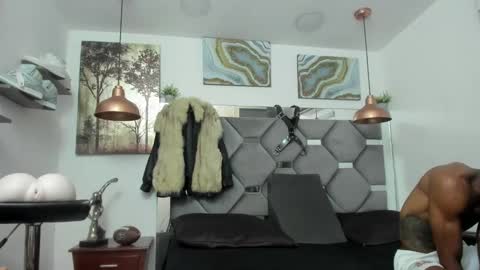 Snapshot of king_fitt_ chatting on December 29, 2024, 1:24 am HOT MEN BLACK online show from December 29, 2024, 1:24 am