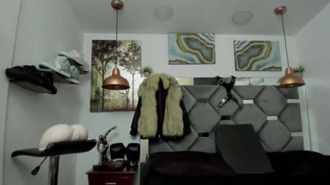 Snapshot of king_fitt_ chatting on December 31, 2024, 1:19 pm HOT MEN BLACK online show from December 31, 2024, 1:19 pm