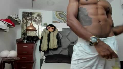 HOT MEN BLACK online show from November 29, 2025, 12:41 pm