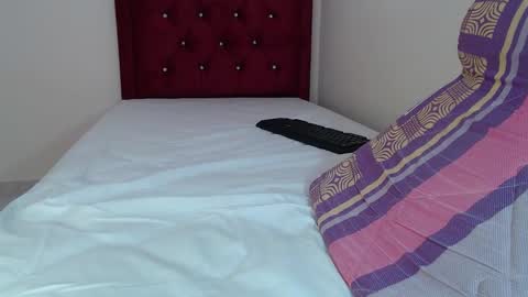 King LEO  online show from February 11, 2026, 2:33 pm